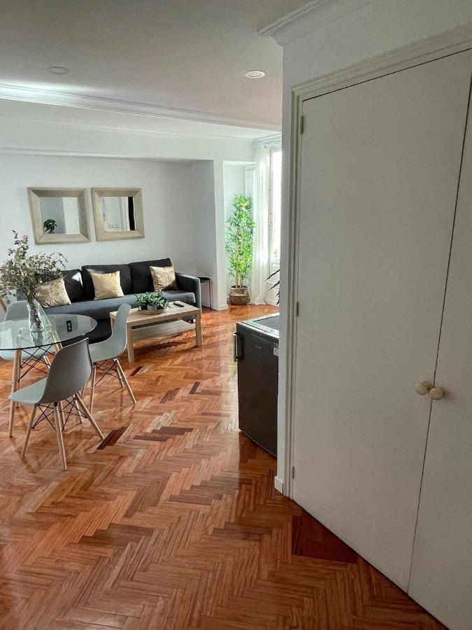 Apartamento Con Terraza Y Vistas Alcalaretiro Madrid Luaran gambar
