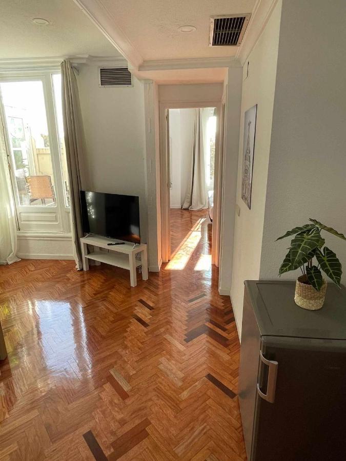 Apartamento Con Terraza Y Vistas Alcalaretiro Madrid Luaran gambar
